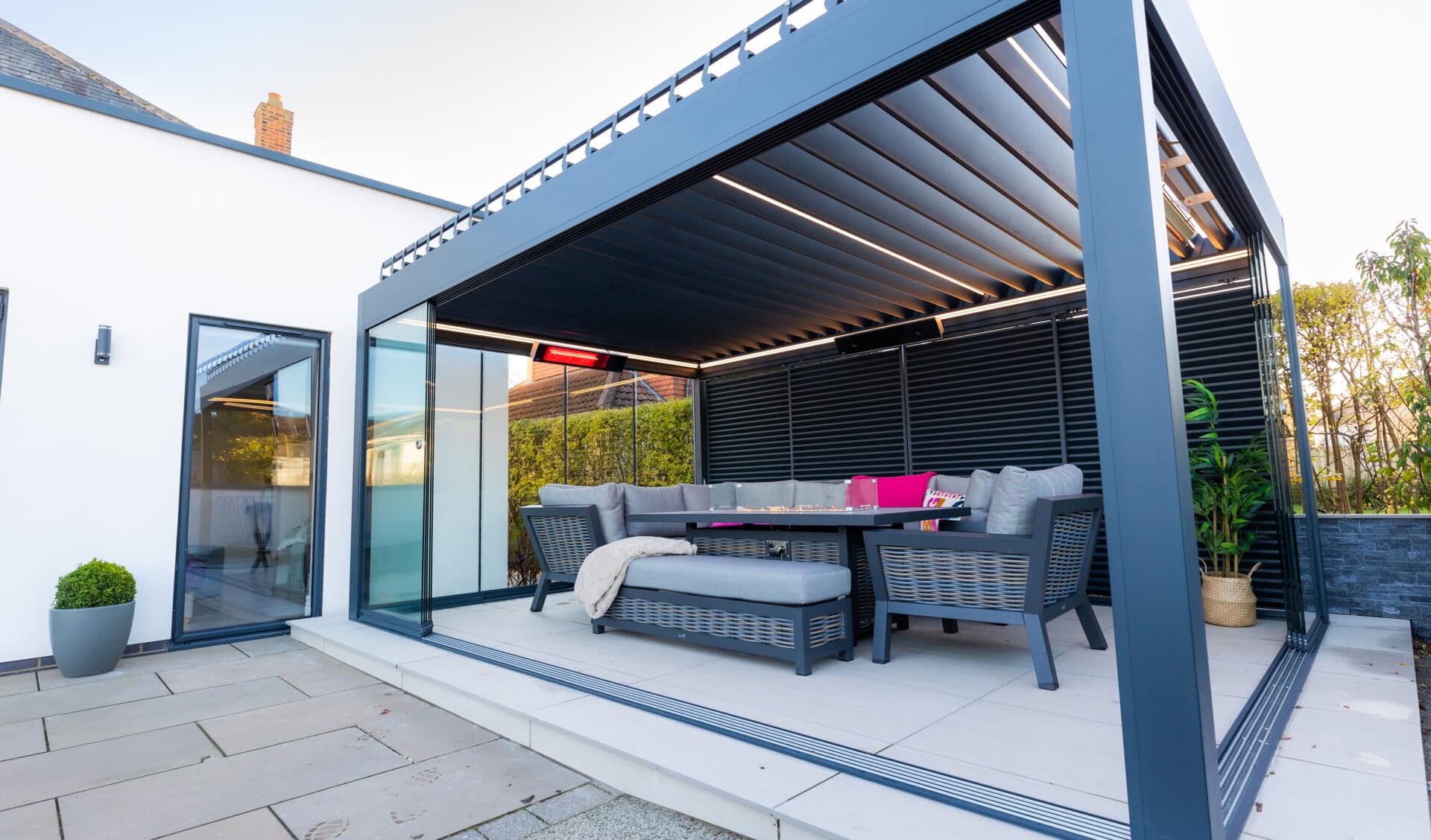 4.9m x 3.4m Freestanding Pergola