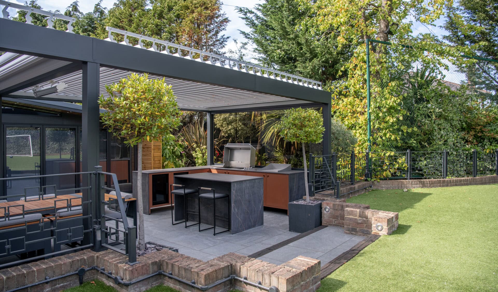 Outdoor Kitchen Pergola Ideas to Maximise your Garden Area