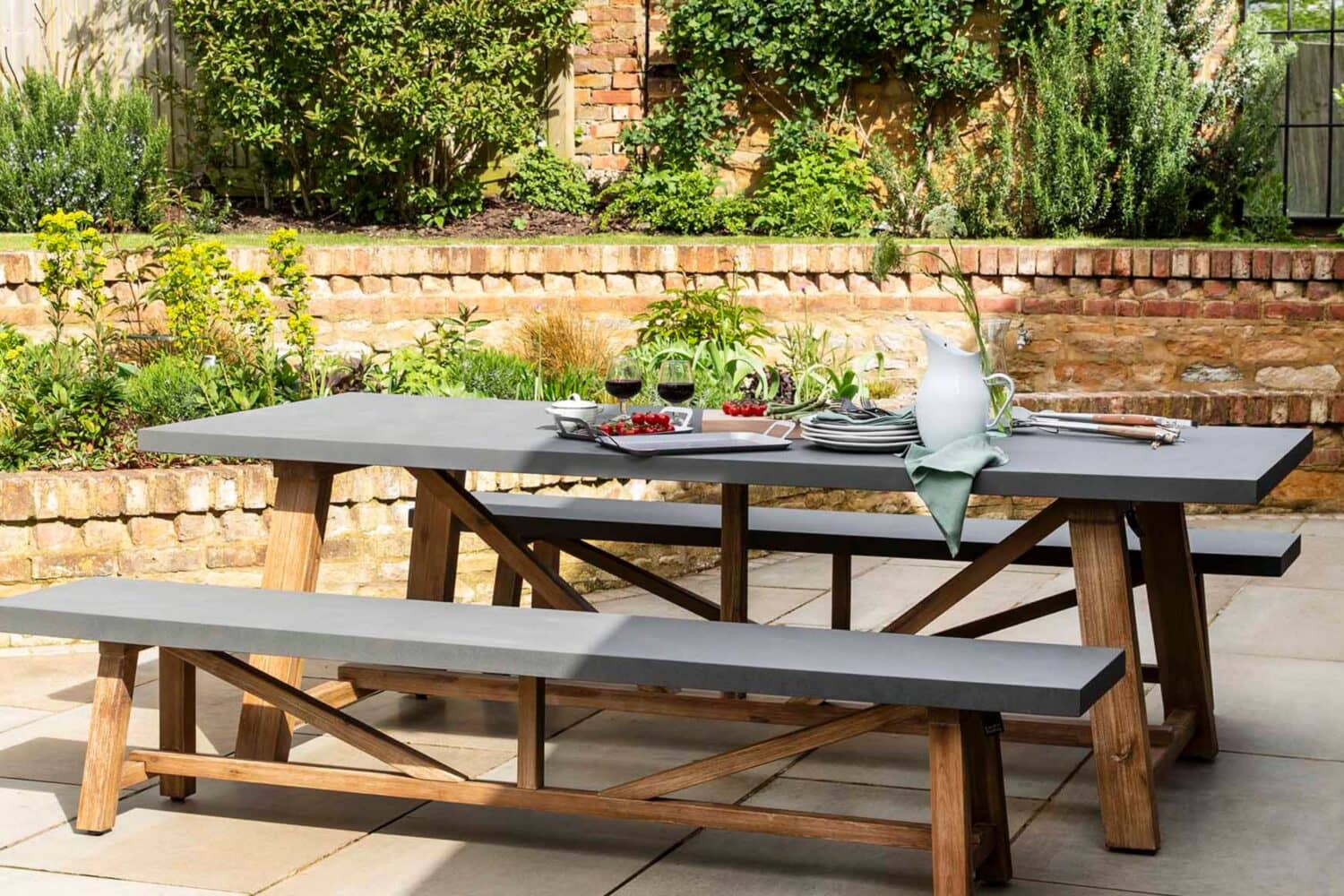 outdoor dining table