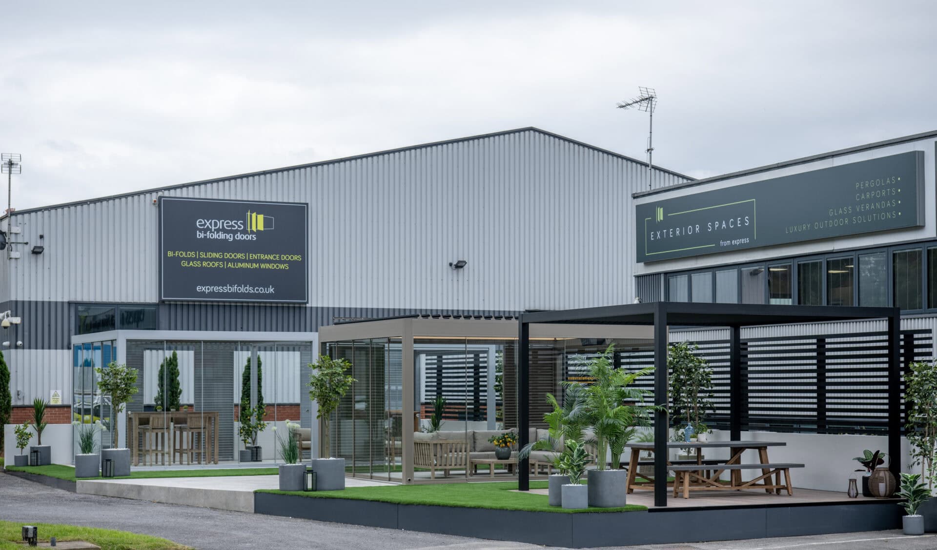 Visualise Your Outdoor Space By Visiting Our Showroom