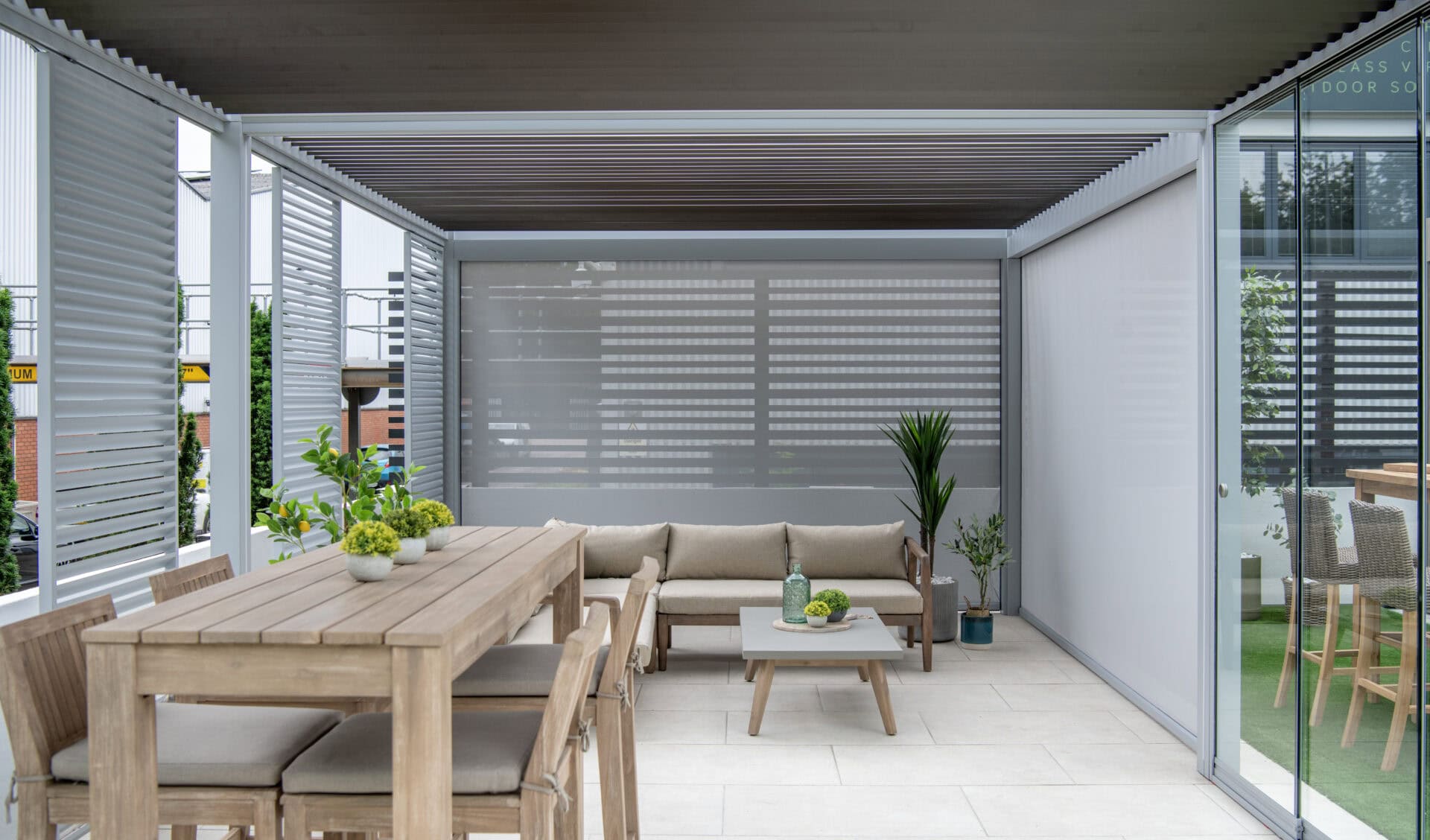 How to Create a Welcoming Alfresco Dining Space