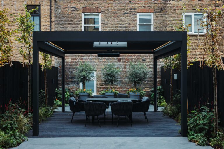 aluminium bioclimatic pergola
