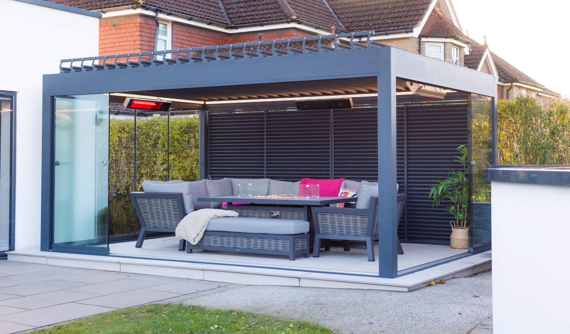 Pergolas, Pergodas and Pagodas – What’s the difference?