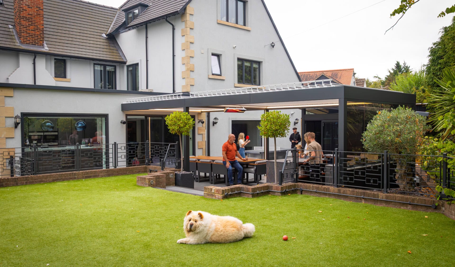 Why Aluminium is the Perfect Material for Outdoor Structures